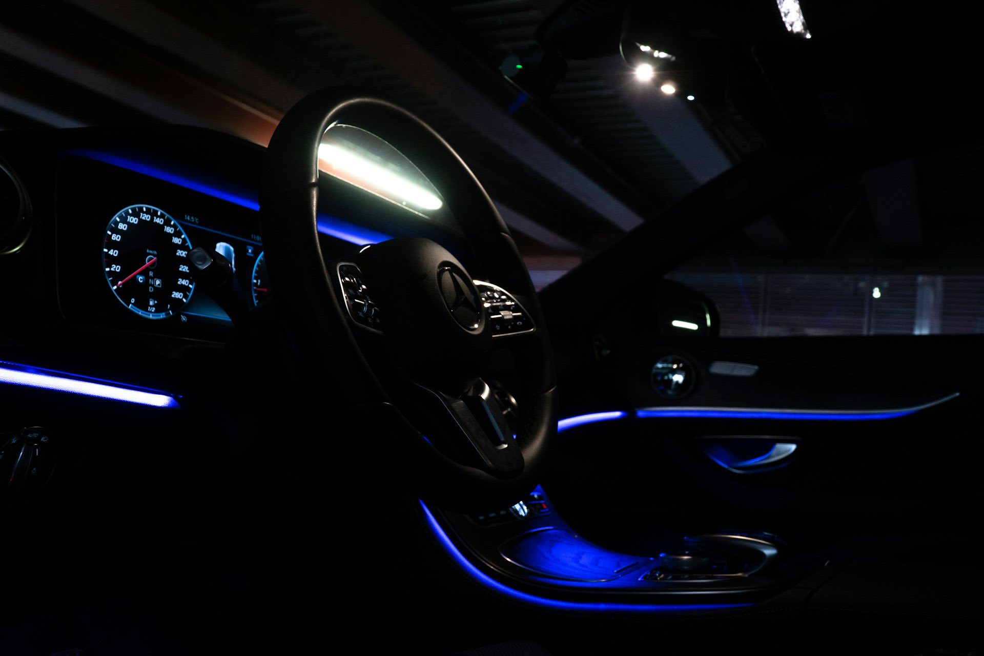 Ambient-подсветка салона автомобиля