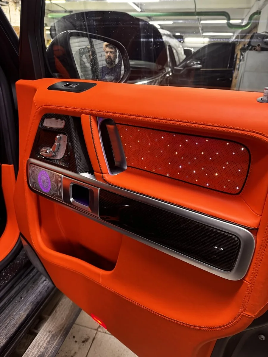 Звёздное небо и подсветка двери Mercedes G-Class